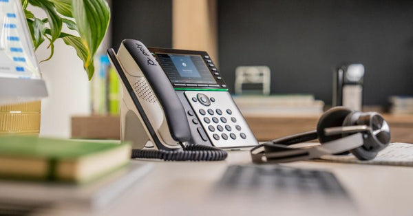 CLOUD PHONE SYSTEMS VS. TRADITIONAL PHONE SYSTEMS: WHICH ONE FOR MODERN BUSINESSES?